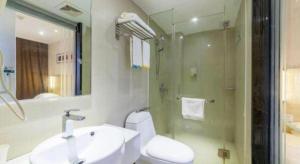 City Comfort Inn Zhanjiang Xuwen Port Wharf Chengdong的一间浴室