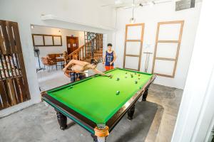 Biliár nebo kulečník v ubytování Bliss & Beats Hostel