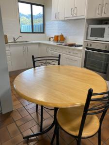 Η κουζίνα ή μικρή κουζίνα στο Baudin Beach Holiday Units - Unit 1