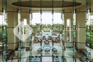 Posezení v ubytování Bloomfields 1br St Regis in Saadiyat