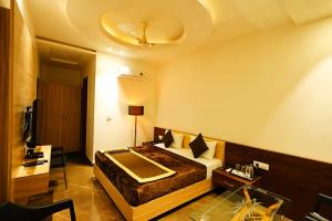 Gallery image of HOTEL Darbar-E-Khas Near Bypass Road - Providing Restaurant - Parking And Free Wi-fi Facility - A Luxurious Hotel In Bareily in Bareilly +23 photos