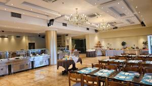 Restaurace v ubytování Grand Platon Hotel
