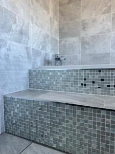 Gallery image of Luxury Lodge Escapes Unwind With Hot Tub in Netley