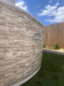 Gallery image of Luxury Lodge Escapes Unwind With Hot Tub in Netley