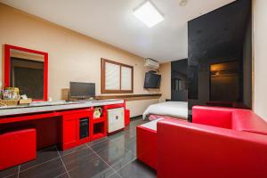 Kuchyň nebo kuchyňský kout v ubytování Hongdae Sinchon Touch Motel