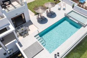 Bazén v ubytování Aggelina Villa nebo v jeho okolí