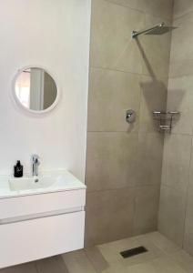 Ένα μπάνιο στο The Guesthouse Kimberley