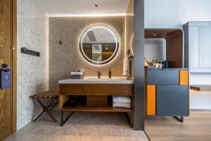 Cuina o zona de cuina de UrCove By Hyatt Guangzhou Huadu Baiyun International Airport