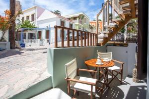 Imagen de la galería de Port Elegance Residence - Halki, en Halki 51 fotos más