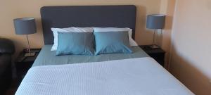 Ένα ή περισσότερα κρεβάτια σε δωμάτιο στο Apartmani More Luxury apartment with whirpool and terace 50 m2