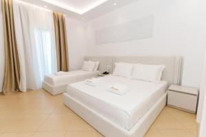 Gallery image of Belmond Hotel in Ksamil