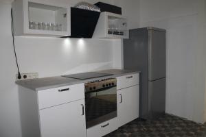 Kuchyň nebo kuchyňský kout v ubytování Ruhiger Landhaus-Charme mit Top-Anbindung
