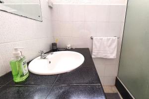 Ένα μπάνιο στο Peaceful home in Albion +15 φωτογραφίες