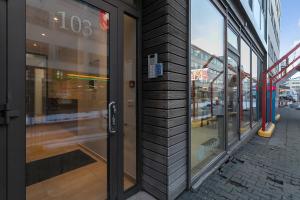 Φωτογραφία από το άλμπουμ του Centrally located modern 1BR Apartment Reykjavik στο Ρέικιαβικ