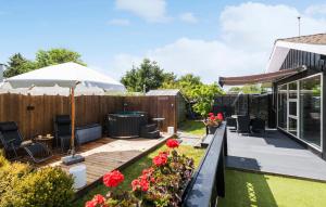 Κήπος έξω από το Stunning Home In Storvorde With Wifi