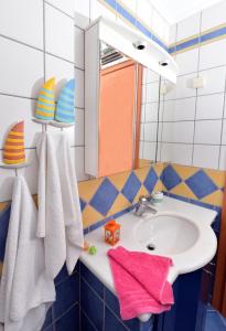 Kúpeľňa v ubytovaní Galini Beach Villa + 27 fotografií