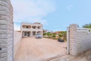 Το κτήριο όπου στεγάζεται  το διαμέρισμα