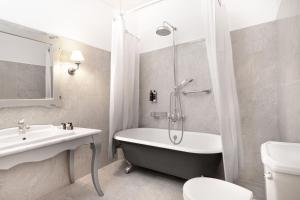 Koupelna v ubytování Micra Anglia Boutique Hotel & Spa