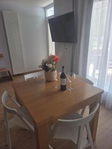 TV a/nebo společenská místnost v ubytování APARTAMENT MILA