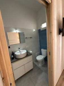 Salle de bains dans l'établissement Nott'e Die