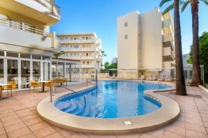 The swimming pool at or close to Cabot Cap de Mar Spa