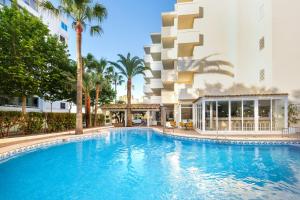 The swimming pool at or close to Cabot Cap de Mar Spa