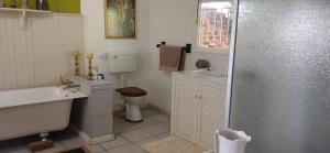 Et badeværelse på Lakeview Guesthouse