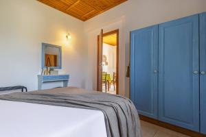 Posteľ alebo postele v izbe v ubytovaní Nemorosa Holiday Houses