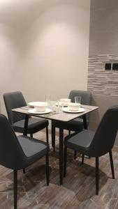 Konferenční prostory v ubytování الإقامة الذهبية للشقق المخدومة Golden Residence Hotel + 28 fotografií