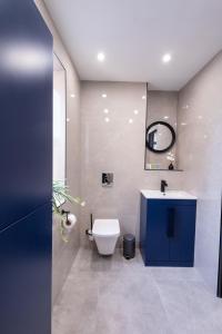 Phòng tắm tại Brand-New Borehamwood 1-Bed, 1-Bath Flat