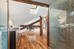 Fotografia z galérie ubytovania Prague Days - Spacious 117m2 Attic Retreat w AC - Near Old Town sq v Prahe
