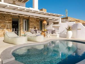 The swimming pool at or close to Tinostra Casa