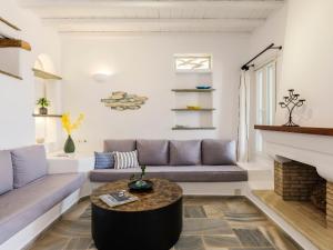 A seating area at Tinostra Casa