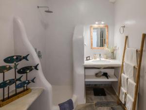 A bathroom at Tinostra Casa
