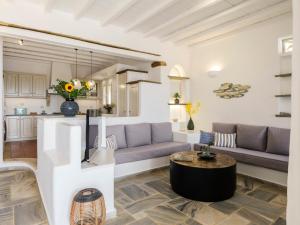 A seating area at Tinostra Casa