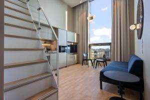 Unity Helsinki - A Studio Hotel的厨房或小厨房