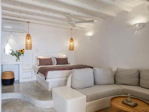 A seating area at Tinostra Casa