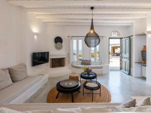 A television and/or entertainment centre at Tinostra Casa