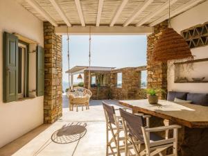 A seating area at Tinostra Casa
