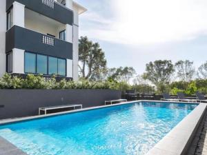 Swimmingpoolen hos eller tæt på The Warwick: Luxury secure apartment in Greenpoint