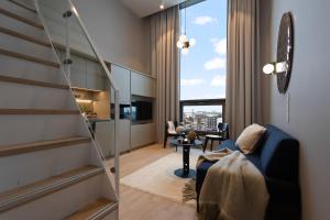 Unity Helsinki - A Studio Hotel的休息区