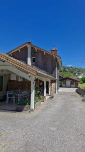 Budova, kde se prázdninový dům nachází + 11 fotografií