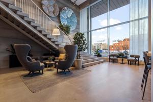 Unity Helsinki - A Studio Hotel的休息区