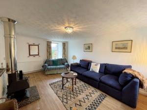Χώρος καθιστικού στο Pass the Keys Cosy Spacious Cottage with Views and Garden