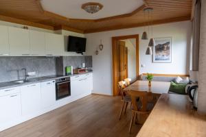 Kuchyňa alebo kuchynka v ubytovaní Spreitzhof - Appartements