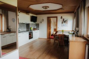 Kuchyňa alebo kuchynka v ubytovaní Spreitzhof - Appartements