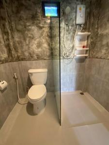 Ένα μπάνιο στο Green Tree Cottage3 +30 φωτογραφίες