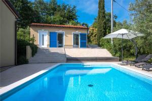 Bazén v ubytování Vila Porto Olive - Private 4 Bedroom vila next to Piran & Portorož nebo v jeho okolí + 30 fotografií