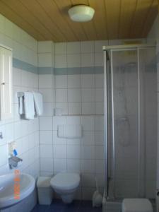 Kúpeľňa v ubytovaní Gasthof Lamprechtbauer + 37 fotografií