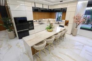 Cucina o angolo cottura di Villa Mina - فيلا مينا الملكية